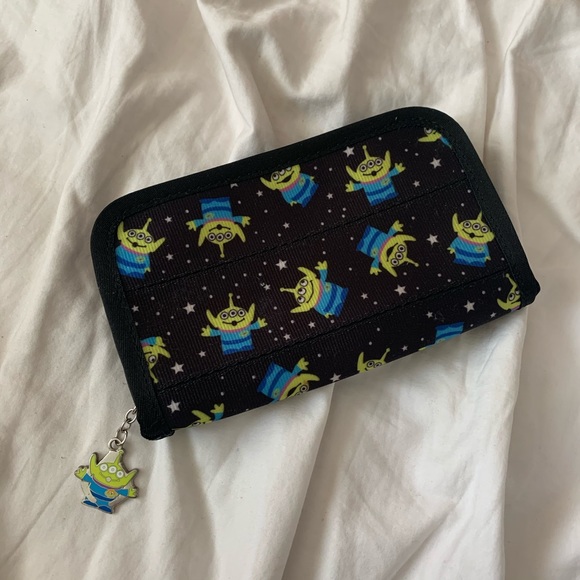 Harveys Handbags - Harvey’s Toy Story aliens wallet 💫